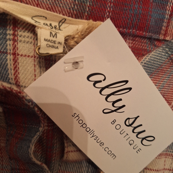 NWT Easel flannel distressed fringe asymmetrical Soft Red White Blue Size M - Picture 11 of 16